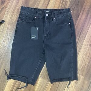 NWT Paige Robbie Short High Rise Slim Bermuda Short Raw Hem Black Denim Size 25